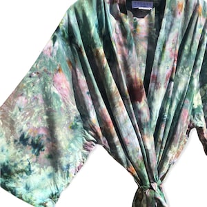 Peignoir kimono Ice Tie teint FERN | Vert + violet plumeau en rayonne unisexe adulte avec ceinture