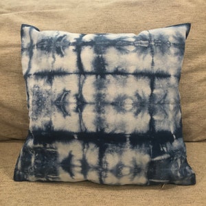 Shibori canvas kussensloop | 16 x 16 kussenhoes | Biologisch katoen | Indigo grijs