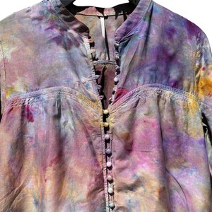 Blusa de seda de algodón teñida SIENA Ice reciclada, talla pequeña / Botones de camisa Free People imagen 2