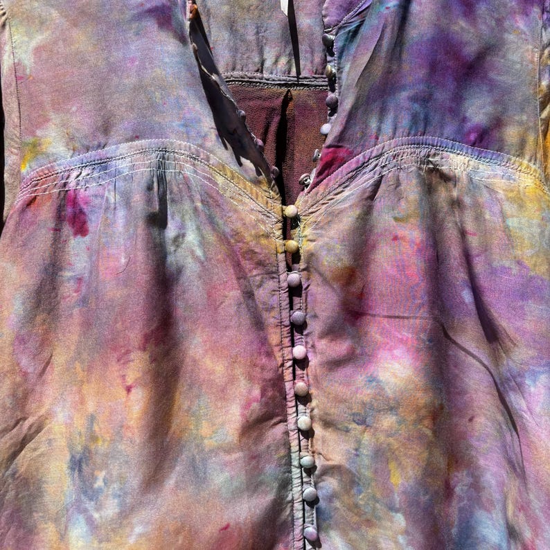 Blusa de seda de algodón teñida SIENA Ice reciclada, talla pequeña / Botones de camisa Free People imagen 4