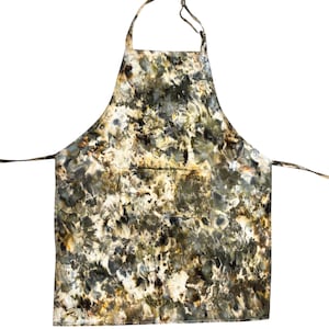 MOSS Ice Dyed Cotton Twill Apron | Unisex Adult Tie Dye Adjustable Apron for the Kitchen, Bar, Garden, the Studio | Tocayo Green Olive Sage