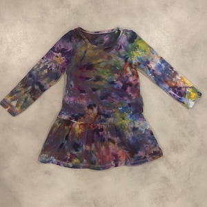 Baby Kleinkind Batik Kleid | Säugling Tocayo Hand Eis gefärbt Jersey LS Rüschen Kleid | Bio Baumwolle | 6 9 18 24 Monate 3T 4T Dark Blue Rainbow