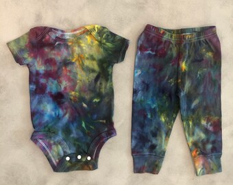 COSMOS Tie Dye Baby Bodysuit and Jogger Pants | Tocayo Hand Dyed Infant Rainbow 2 Piece Set 6 9 12 months