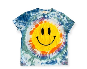 HAPPY FACE Handfärgad t-shirt Storlek S-3xl | Smiley Rainbow-tröja