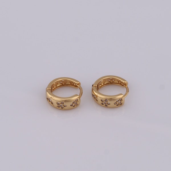 18K Gold gefüllte CZ Blumen Ohrringe, Huggie Hoop Ohrringe, Creolen, hypoallergen Huggie Hoop, Geschenk für Sie