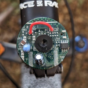 RE / Caps / Steel Top Cap / Mountainbike / Vet decoratief / Printplaat Upcycle