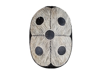 Scudo Bamiléké in legno bruciato