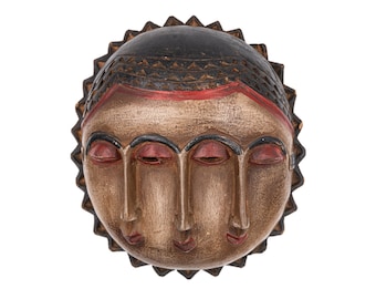 Bellissima maschera solare Baoulé a tre facce (Costa d'Avorio, Africa occidentale)