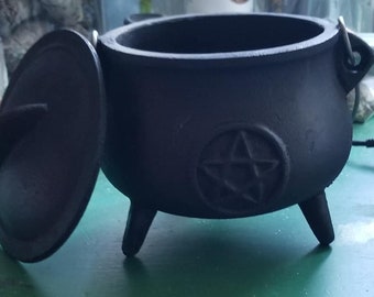 Cast Iron & Metal Cauldrons