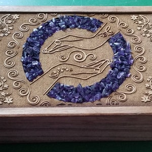 Boîte en bois gravée au laser et doublée de velours