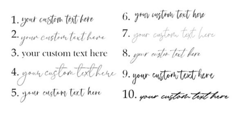 Op de afbeelding: Een printbaar ontwerp met tien genummerde regels, elk met de tekst "uw eigen tekst hier". Dit ontwerp kan worden gebruikt om gepersonaliseerde geschenken, uitnodigingen of andere projecten te maken.