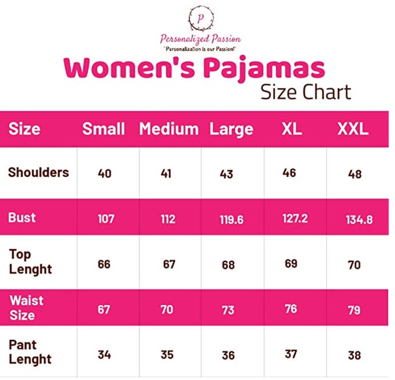 Pu&ograve; includere: Tabella delle taglie per pigiami da donna con misure in pollici per spalle, busto, lunghezza della parte superiore, vita e lunghezza dei pantaloni. Le taglie includono piccola, media, grande, XL e XXL.