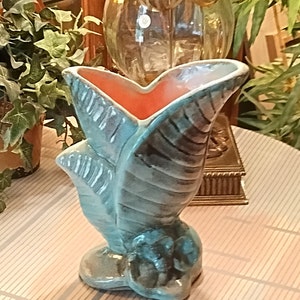 Gonder Ceramic Arts Triple Leaf Design Vase