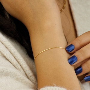 Pulsera de oro macizo de 10k con cadena de eslabones, pulsera de oro con cadena de eslabones, delicada pulsera de oro, pulsera de oro para combinar con otras pulseras, pulsera de oro apilable para mujer imagen 8