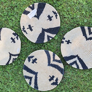 African Wall Basket/ Rwanda Basket/ Boho Hanging wall basket/ Woven wall art/ Handwoven African Basket/ Decorative Basket/ Gift for Mom