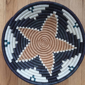 African Wall Rwanda Basket/ Boho Hanging wall basket/ Woven wall art/ Fruit bowl/ Woven African Basket/ Decorative Basket/ Gift for Mom