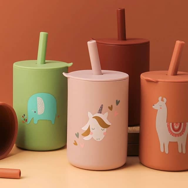 Leonard 480ml Kids Cups with Straws and Lids Sippy Cups for Toddlers 3  Years Old Straw Cup Baby Straw Cup Cute Cartoon Baby Straw Drinking Cup  Student Duckbill Pot Handy Cup 