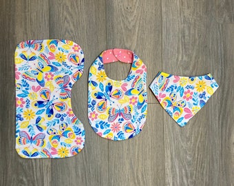 SPRING BUTTERFLY Baby Set / Flannel Baby Girl Burp Cloth, Bibs / Matching Baby Girl Set / Newborn Gift / Baby Shower Gift