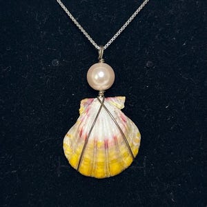 Sunrise shell necklace with pink pearl (#113)