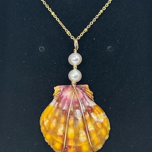 Sunrise shell necklace with white pearl (#98)