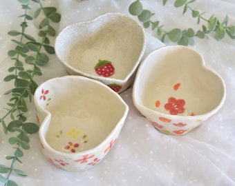 Heart shape bowl - handmade cereal bowl - Strawberry bowl - Daisy ceramic tableware
