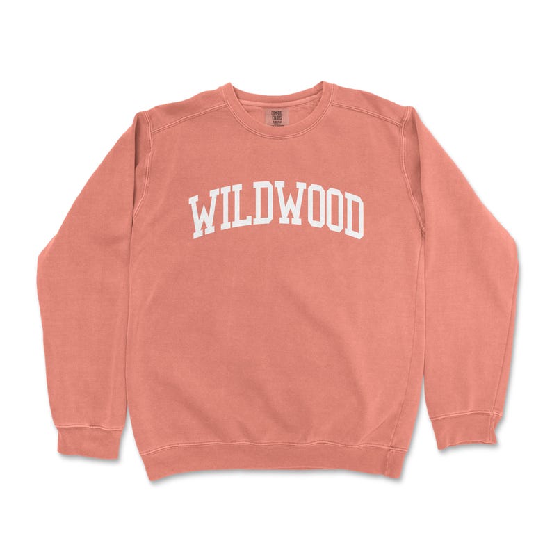 a sweatshirt with the word wildwood printed on it