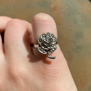 Vintage 925 Sterling Silver Signed Marcasite Flower Floral Art Deco Ring