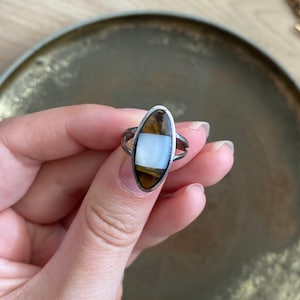 Vintage Sterling Silver Tigers Eye and Oyster Shell Ring