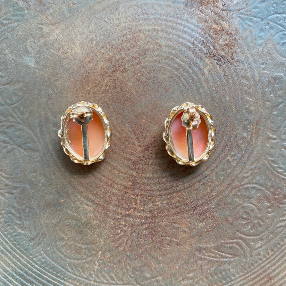 Vintage 585 14k Gold Cameo Earrings - image 4