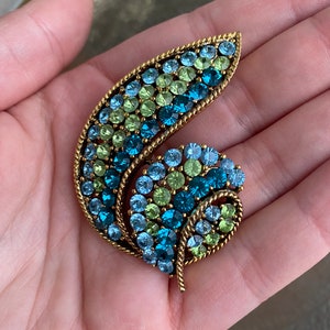 WUNDERSCHÖNE 50er Jahre Strass Blau und Grün Brosche, Modeschmuck