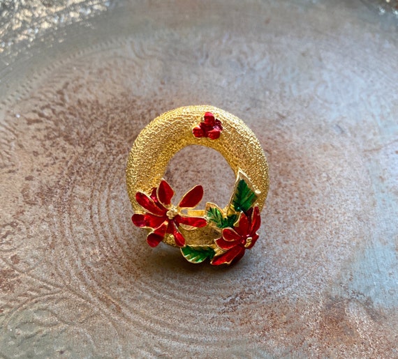 Vintage 1950s Holiday Christmas Wreath Brooch Pin - image 5