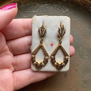 Vintage Gold Tone Patterned Dangle Earrings