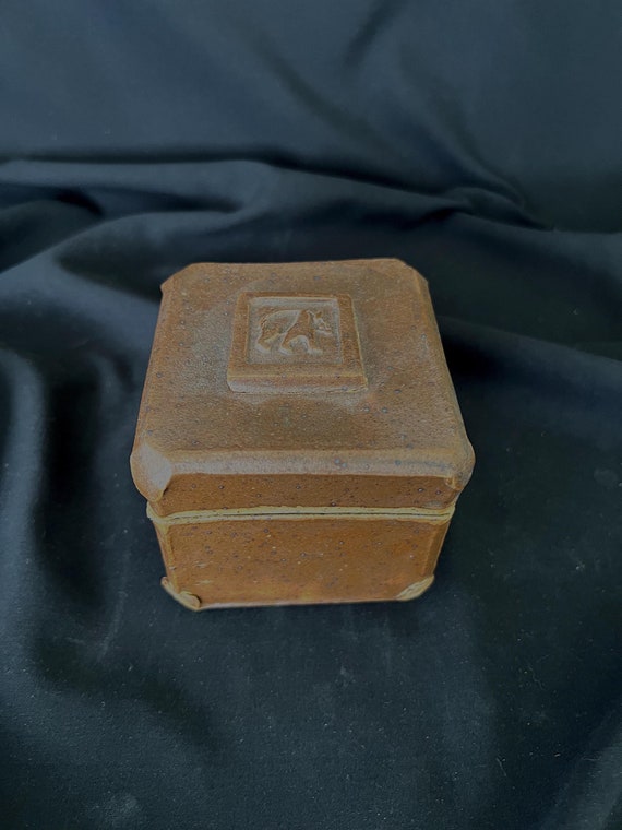 Handmade rustic stoneware box with bear detail