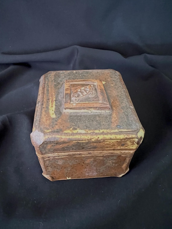 Handmade rustic stoneware box with turtle detail