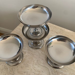 Jean Couzon set of 4 stainless steel coupes French vintage 18/10 stainless steel ice cream cups / dessert bowls / champagne coupes on brushed stainless steel feet image 3