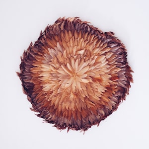 Chapéu Juju marrom XL em penas e conchas, Jujuhat, Jujuhat Bali, Grande decoração de parede boho, Painel de parede, Juju feito à mão em Bali