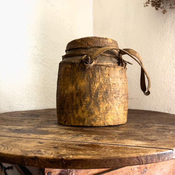 Pot en bois et cuir africain tribu Turkana Kenya, Récipient pour miel et viande antique bois d’acacia,boite Vase antique africain fait main