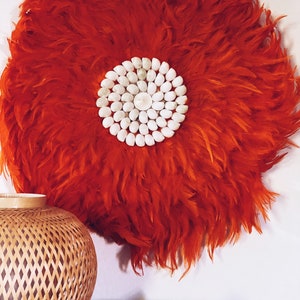 Juju hat red in feathers and shells, Jujuhat, Jujuhat bali, Large boho wall decoration, Wall panel, Juju handmade in Bali, Rio
