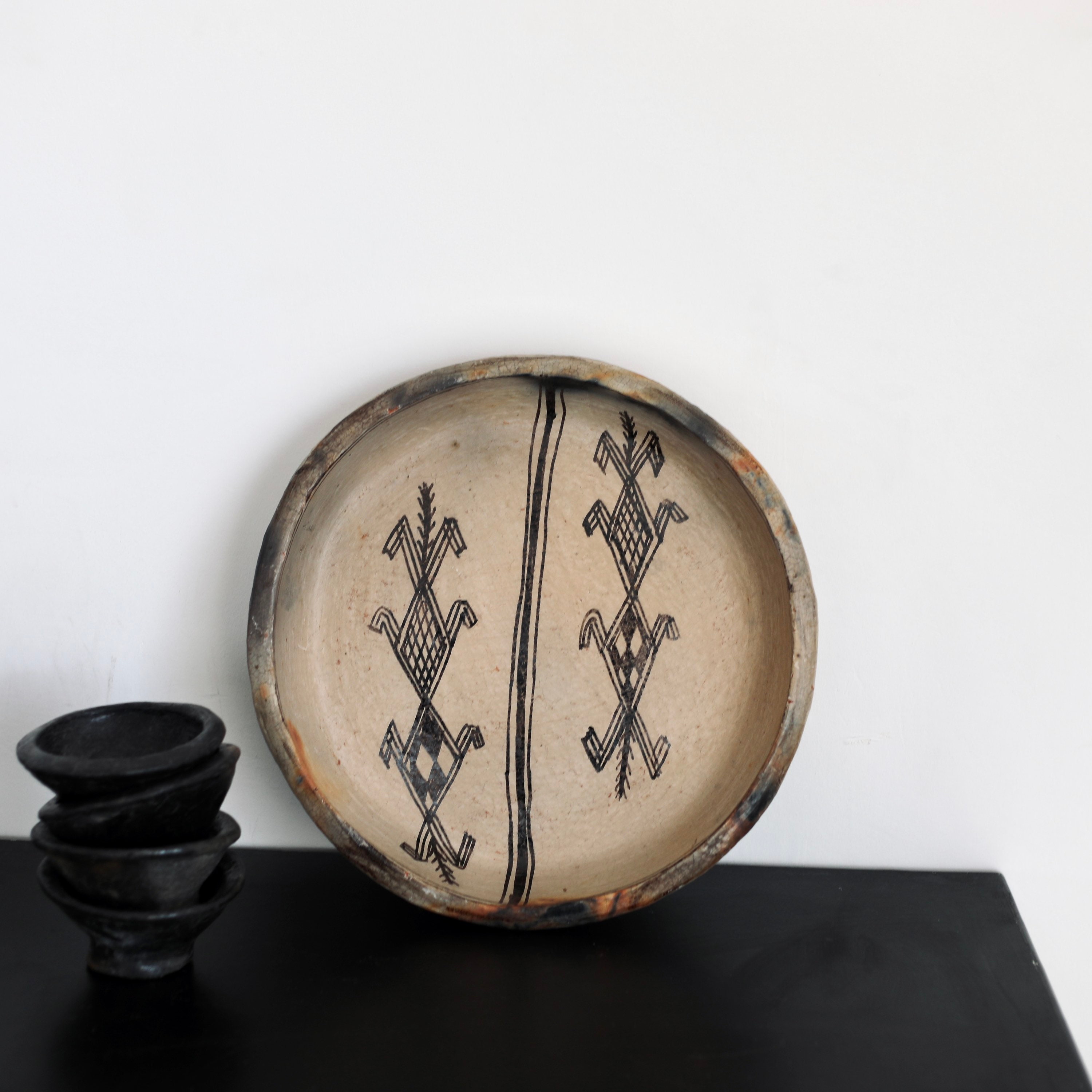 Poterie Ancienne Terre Cuite, Poterie de Sejnane, Berbère Sejnen, Plat Noir et Blanc Fait Main Tunis