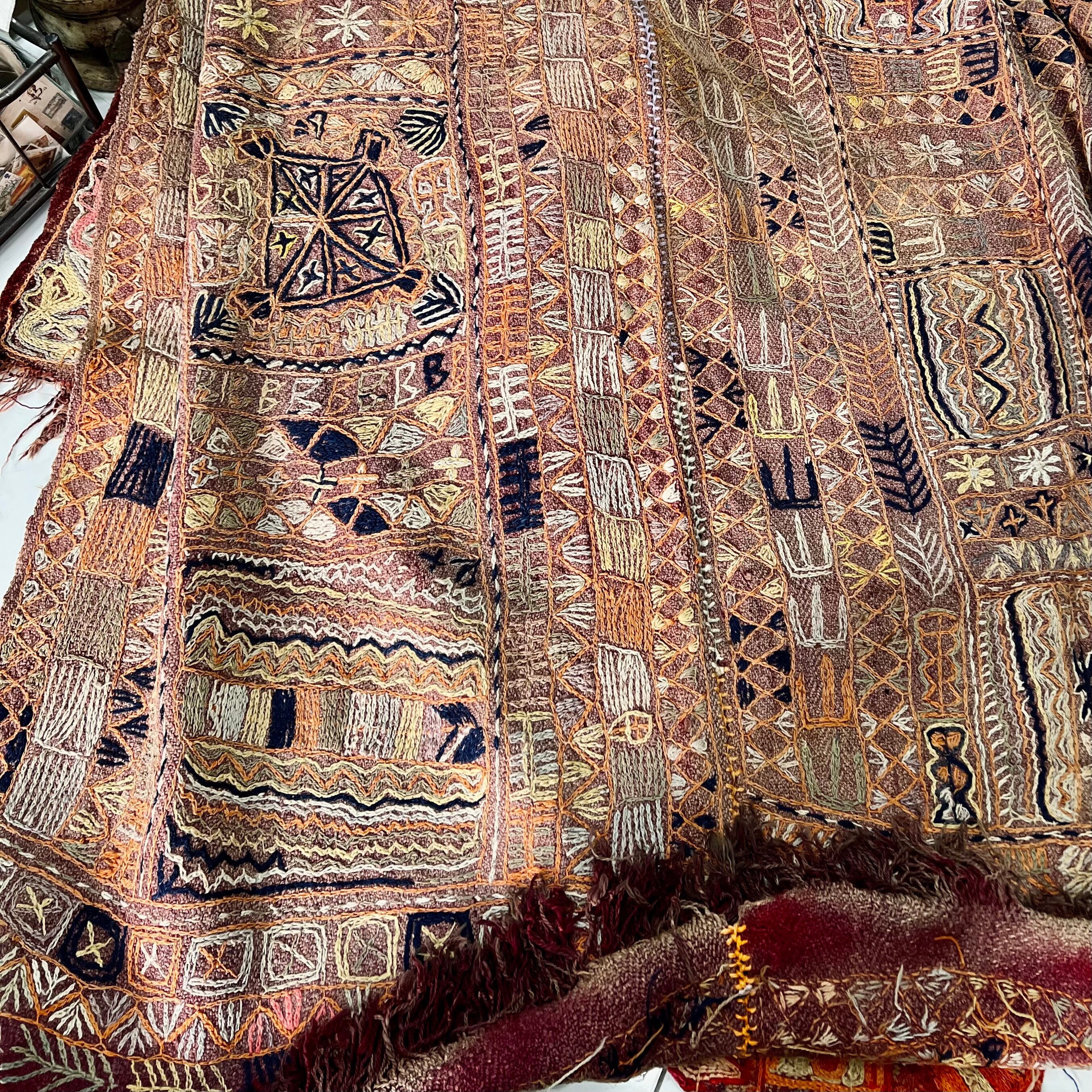 Hand-embroidered Wool Iraq Kilim Rug 1960s, 235x145 Vintage Iraqi Rug ...