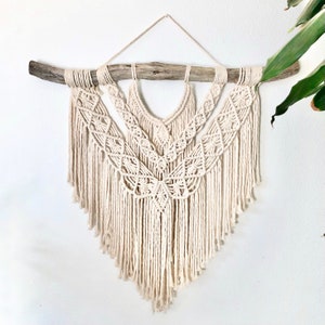 Boho Macrame Wall Hanging: Handmade Cotton & Driftwood Decor