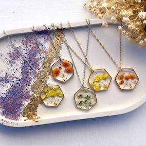 Gypsophila hexagon necklace, pressed flower resin necklace, dainty necklace, gifts for her, 925 silver, baby’s breath