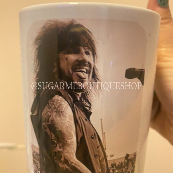 Ich trinke Kaffee und träume von Nikki sixx