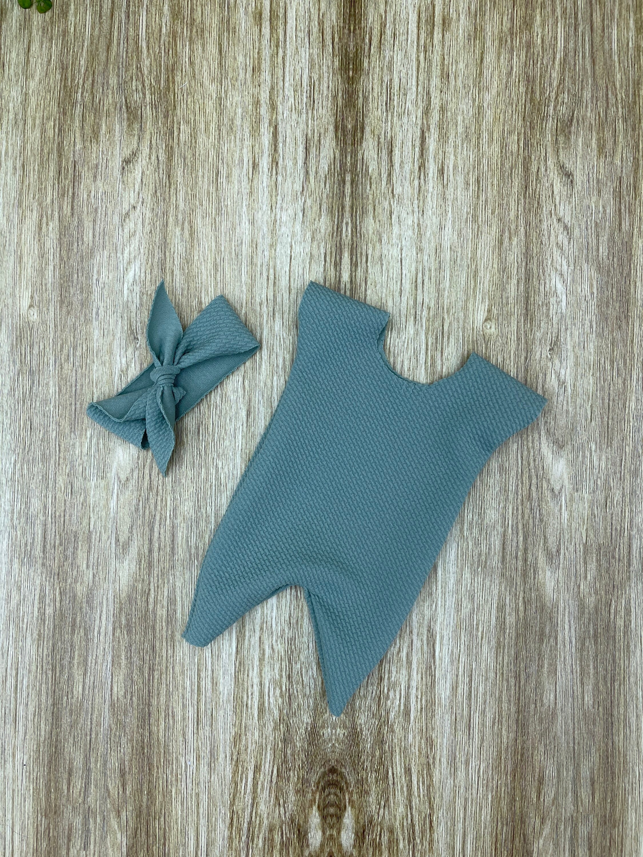 Adorably Affordable No Frills Basic Sage Green Onesie no Etsy