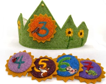 Corona de cumpleaños y números del 1 al 9 con lindos animales de la suerte, fieltrados a mano con mucho cariño
