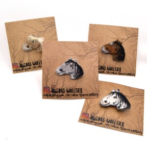 Broche de cheval fabriquée à la main avec amour