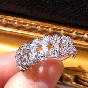 Anello di fidanzamento con baguette in stile Art Déco vintage in cristallo