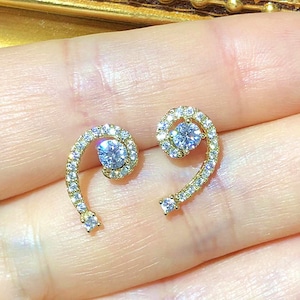New Handmade Crystal Art Deco Vintage Royal Style Blossom Leaf Studs Pierced  Earrings