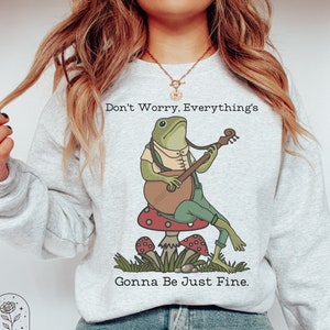Cottagecore Sweatshirt Frog Shirt Frogs Tshirts Frog Playing Banjo Toad Musician Aesthetic Crewneck Retro Frogs Mushroom Sweaters Hoodies