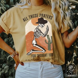 Cowgirl Shirt Western Distressed Retro Graphic Tee Cowboy Tshirt Comfort Colors T-Shirt Oversized Vintage Skeleton Tee Country Music Tees